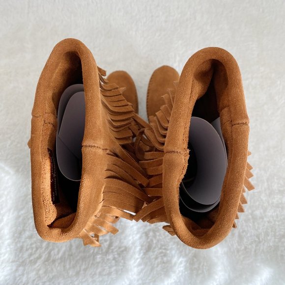 Minnetonka NWOT Women's 3-Layer Fringe Boot, Brown Suede, Size 7 - Picture 8 of 11